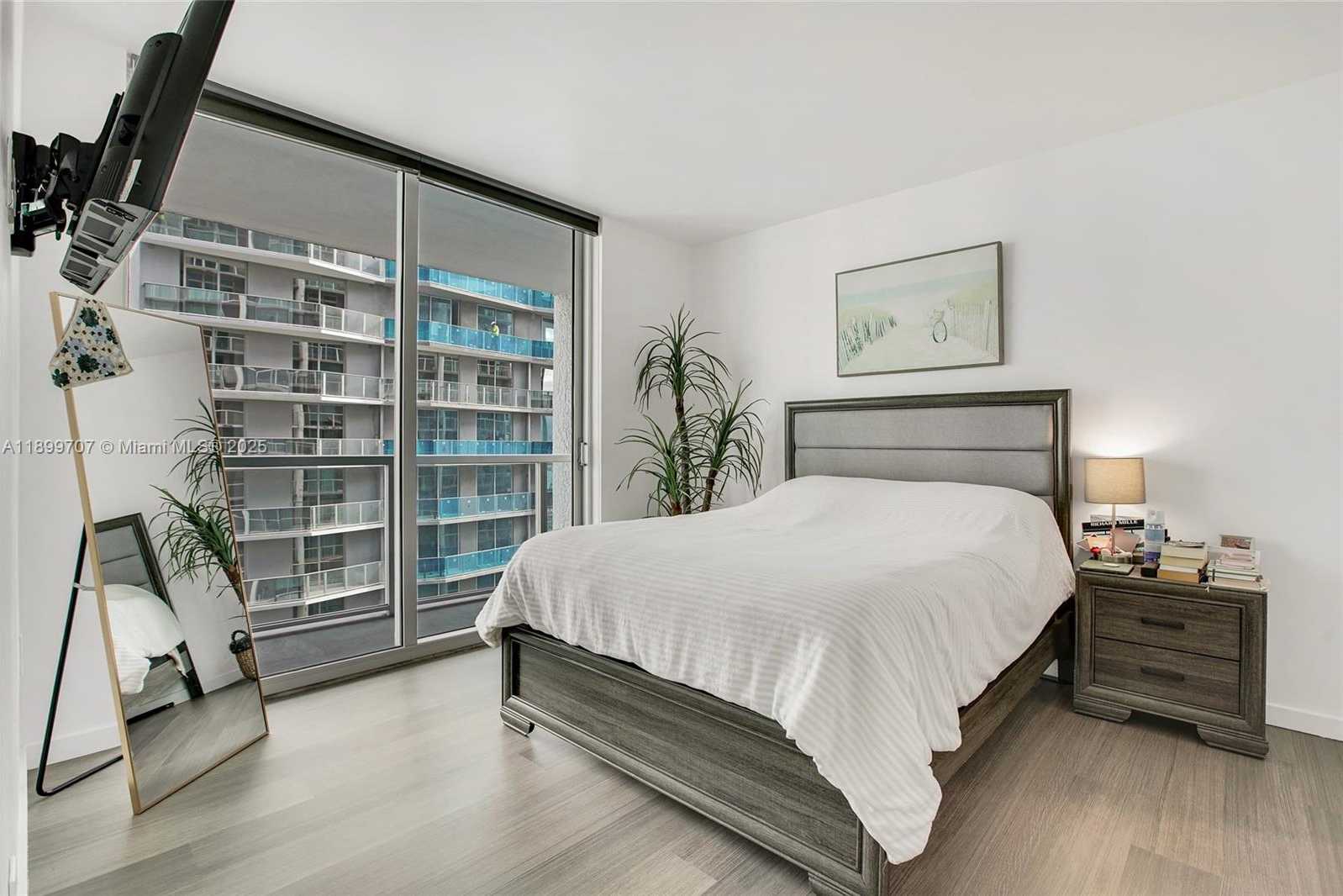 Small Image of 55 SOUTH EAST 6TH ST #3701, Miami Number 12