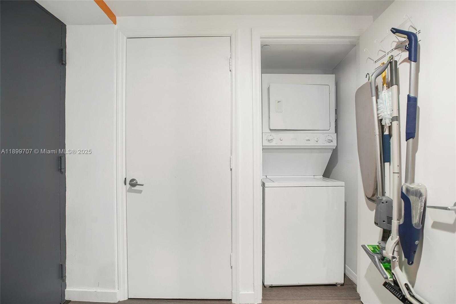 Small Image of 55 SOUTH EAST 6TH ST #3701, Miami Number 14