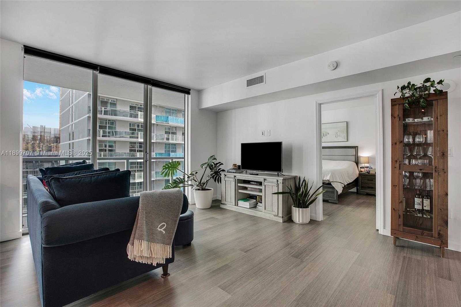 Small Image of 55 SOUTH EAST 6TH ST #3701, Miami Number 4