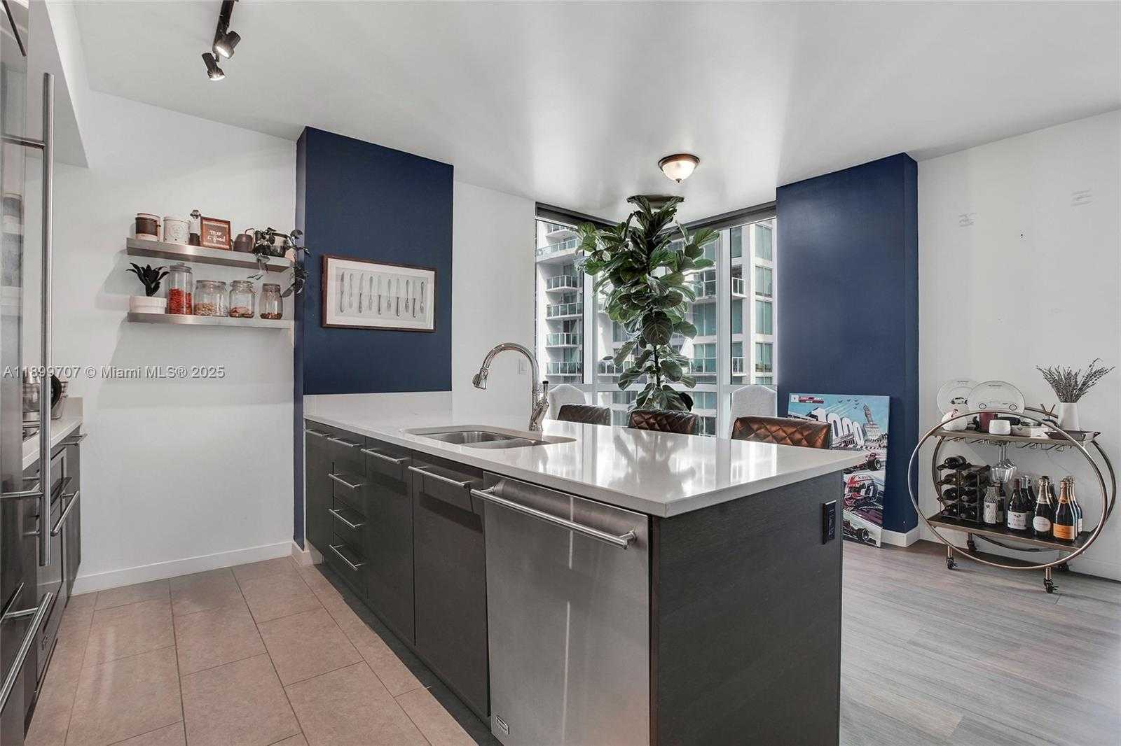 Small Image of 55 SOUTH EAST 6TH ST #3701, Miami Number 6