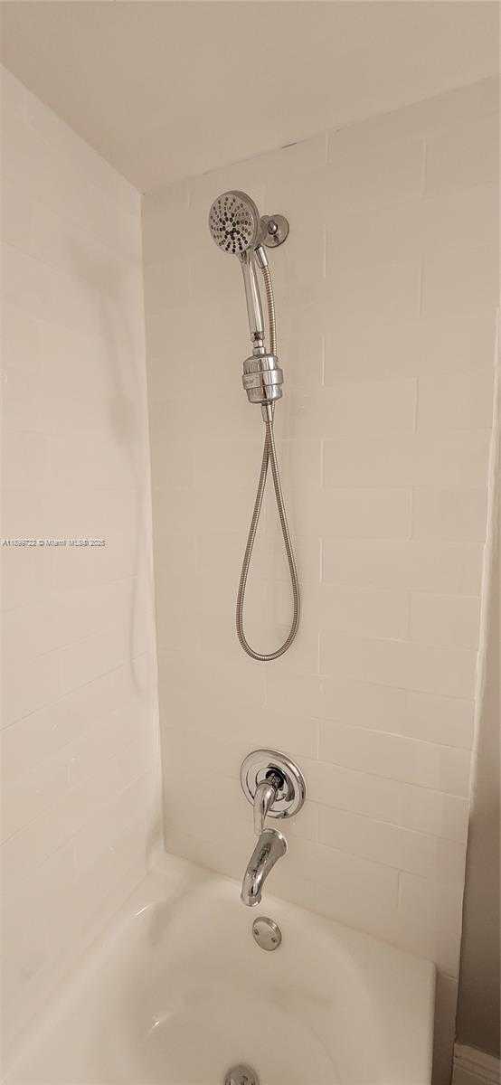 Small Image of Davie Number 15