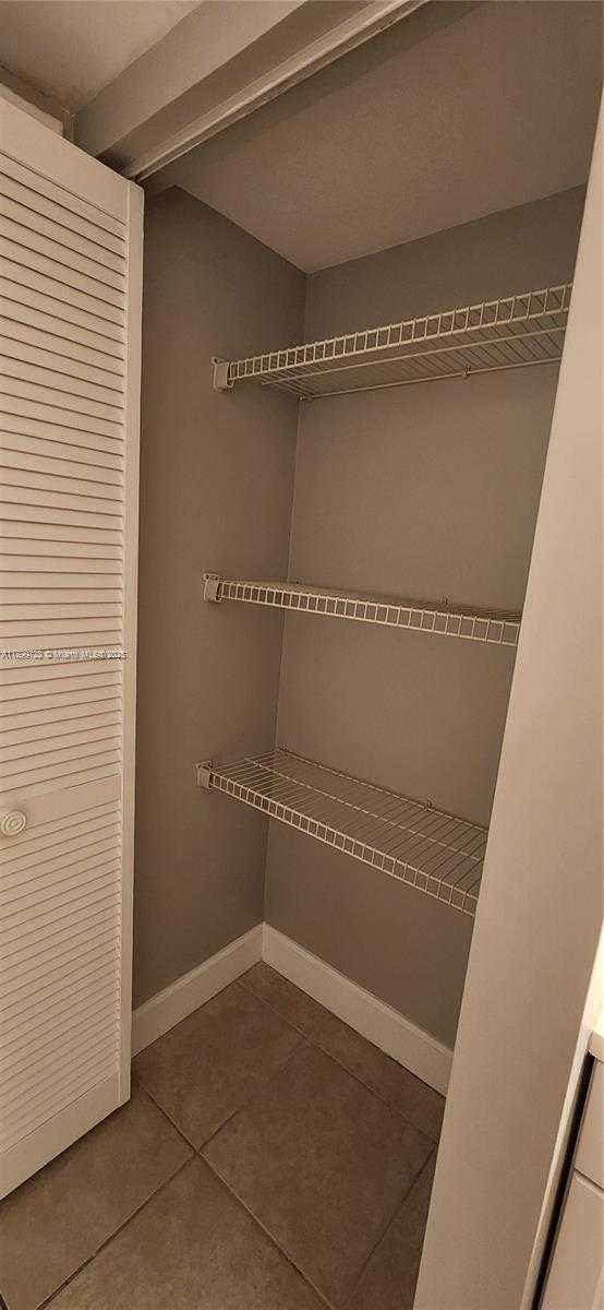 Small Image of Davie Number 19