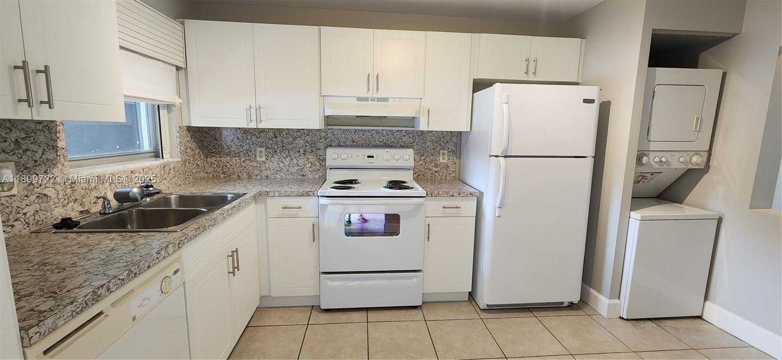 Small Image of Davie Number 8