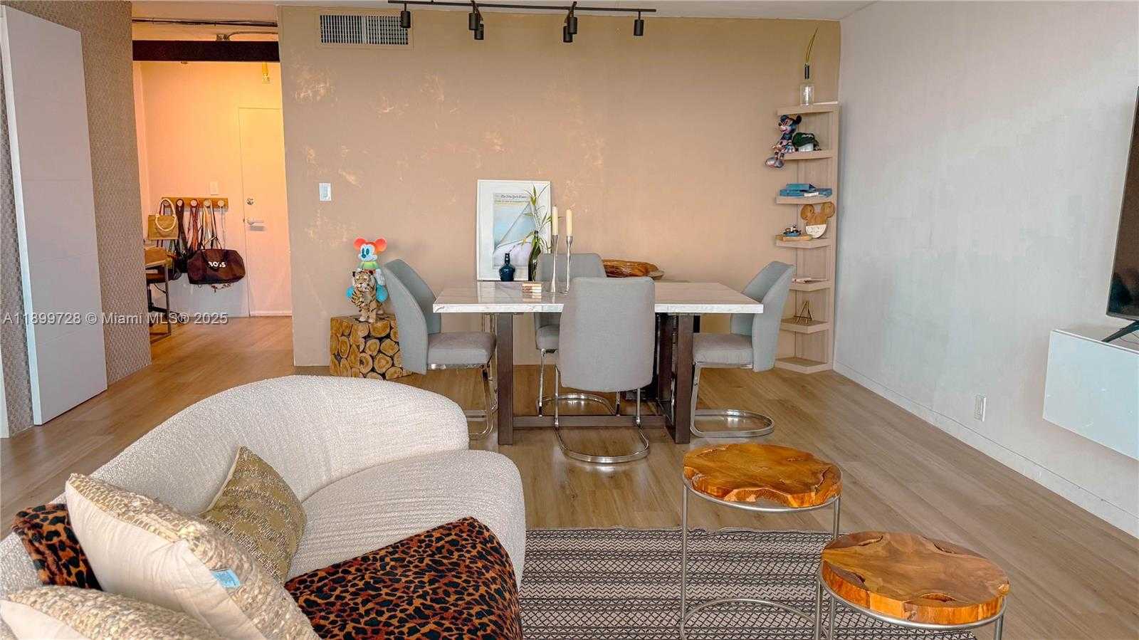 Small Image of 1000 WEST AVE #730, Miami Beach Number 12