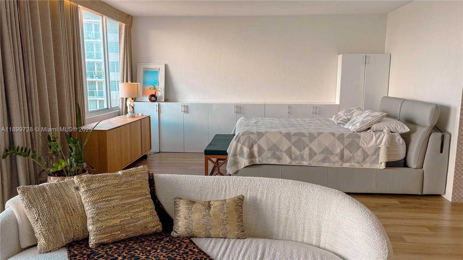 Small Image of 1000 WEST AVE #730, Miami Beach Number 9