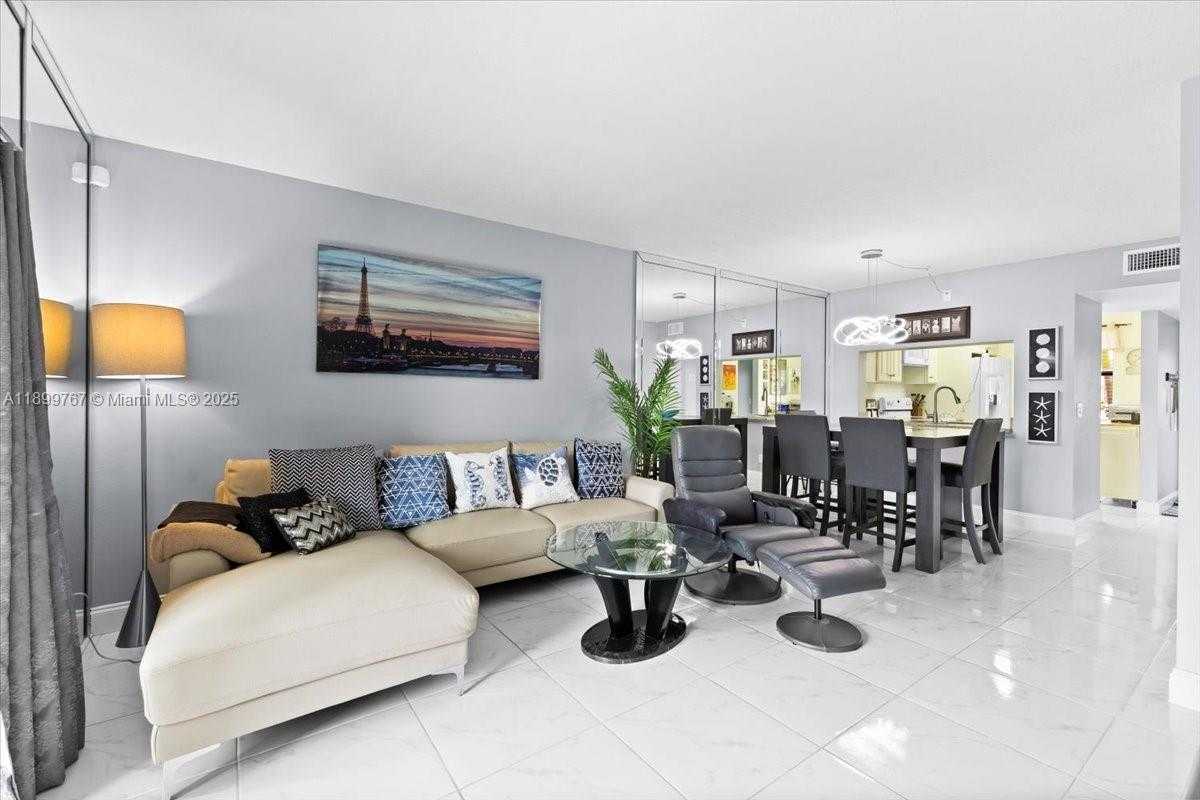 Small Image of 10402 SUNRISE LAKES BLVD #103, Sunrise Number 11