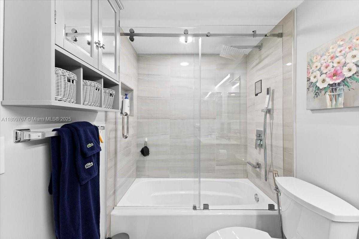 Small Image of 10402 SUNRISE LAKES BLVD #103, Sunrise Number 19