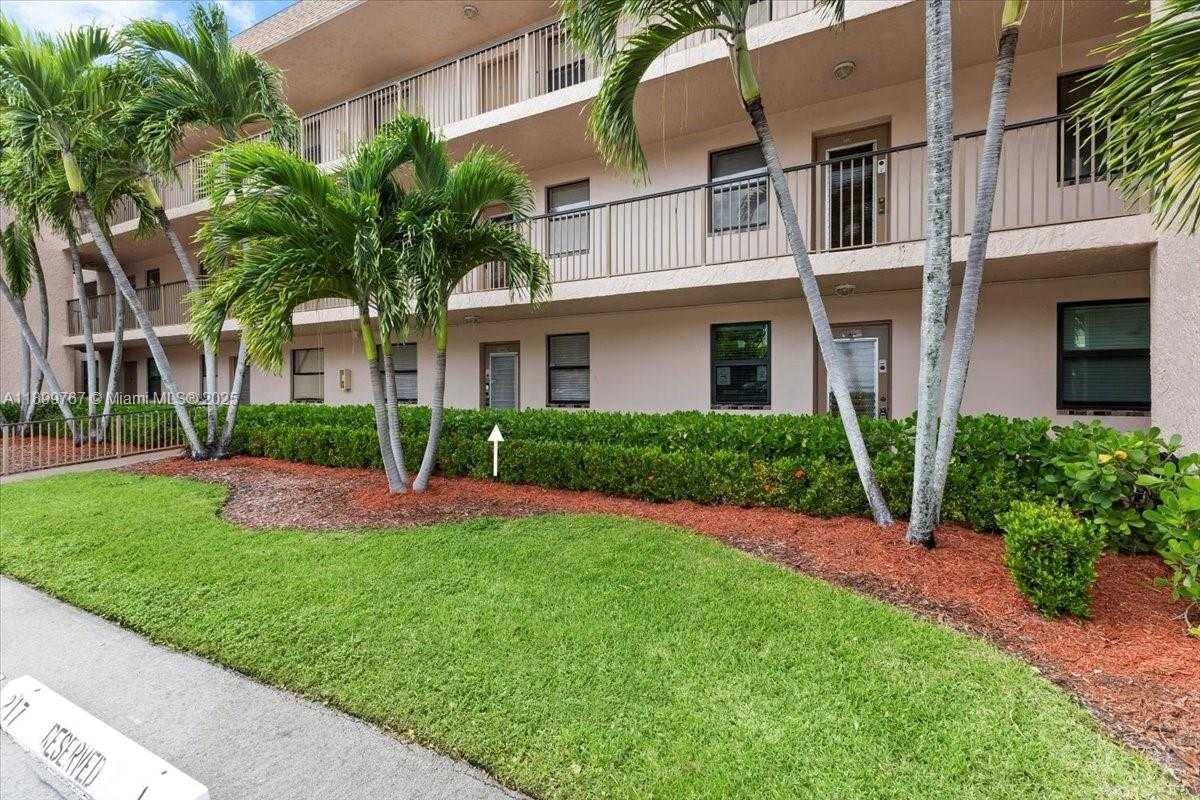 Small Image of 10402 SUNRISE LAKES BLVD #103, Sunrise Number 2