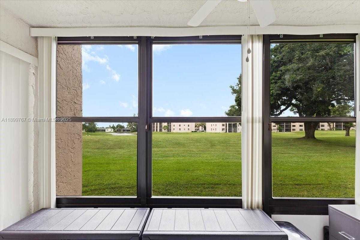 Small Image of 10402 SUNRISE LAKES BLVD #103, Sunrise Number 20