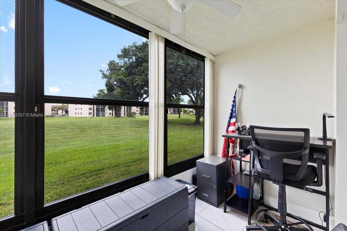 Small Image of 10402 SUNRISE LAKES BLVD #103, Sunrise Number 21