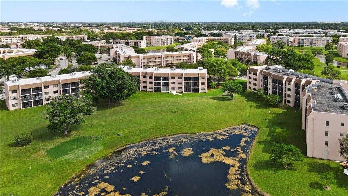 Small Image of 10402 SUNRISE LAKES BLVD #103, Sunrise Number 27