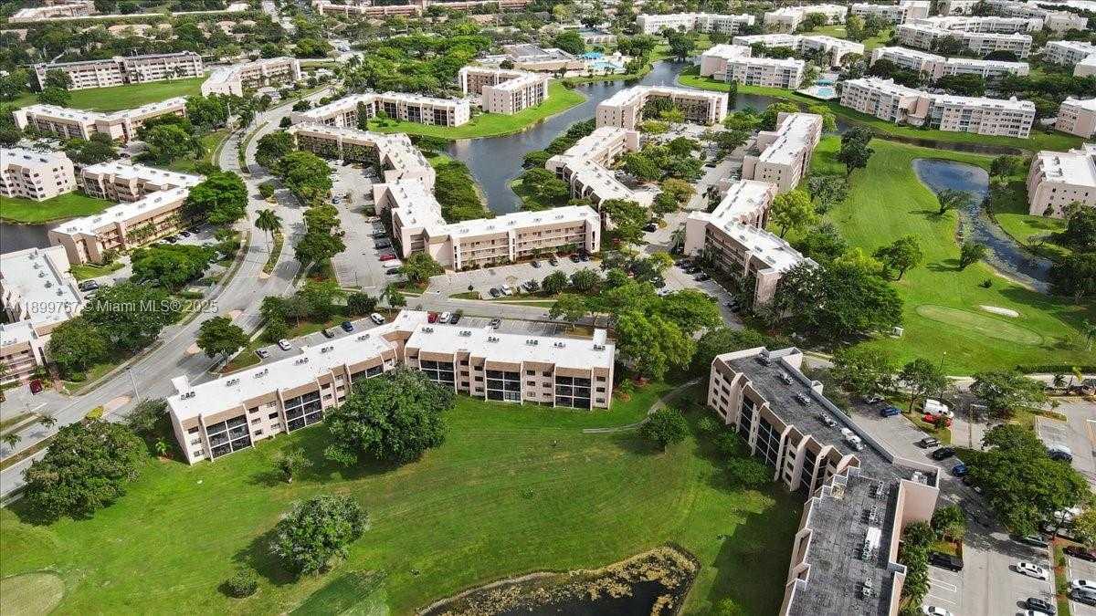 Small Image of 10402 SUNRISE LAKES BLVD #103, Sunrise Number 29
