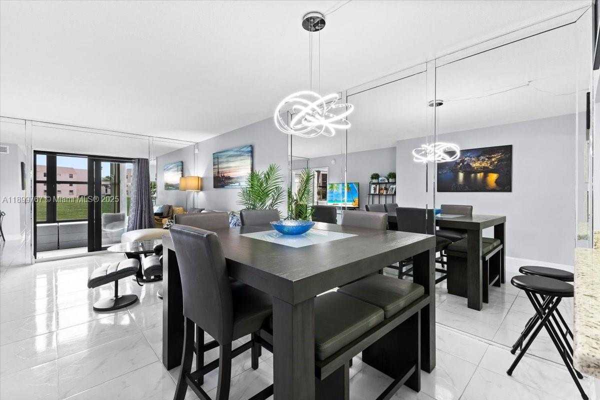 Small Image of 10402 SUNRISE LAKES BLVD #103, Sunrise Number 7