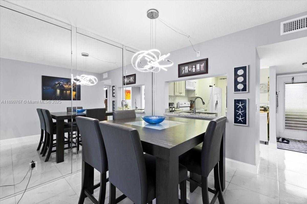 Small Image of 10402 SUNRISE LAKES BLVD #103, Sunrise Number 8