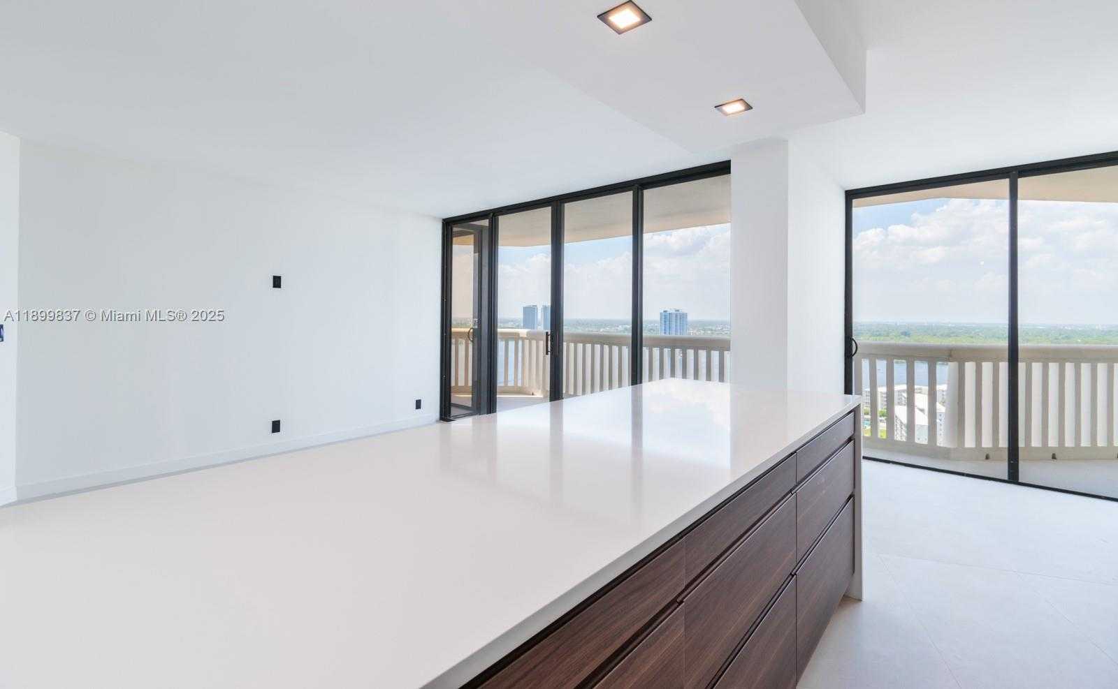 Small Image of 1000 ISLAND BLVD #2511, Aventura Number 11