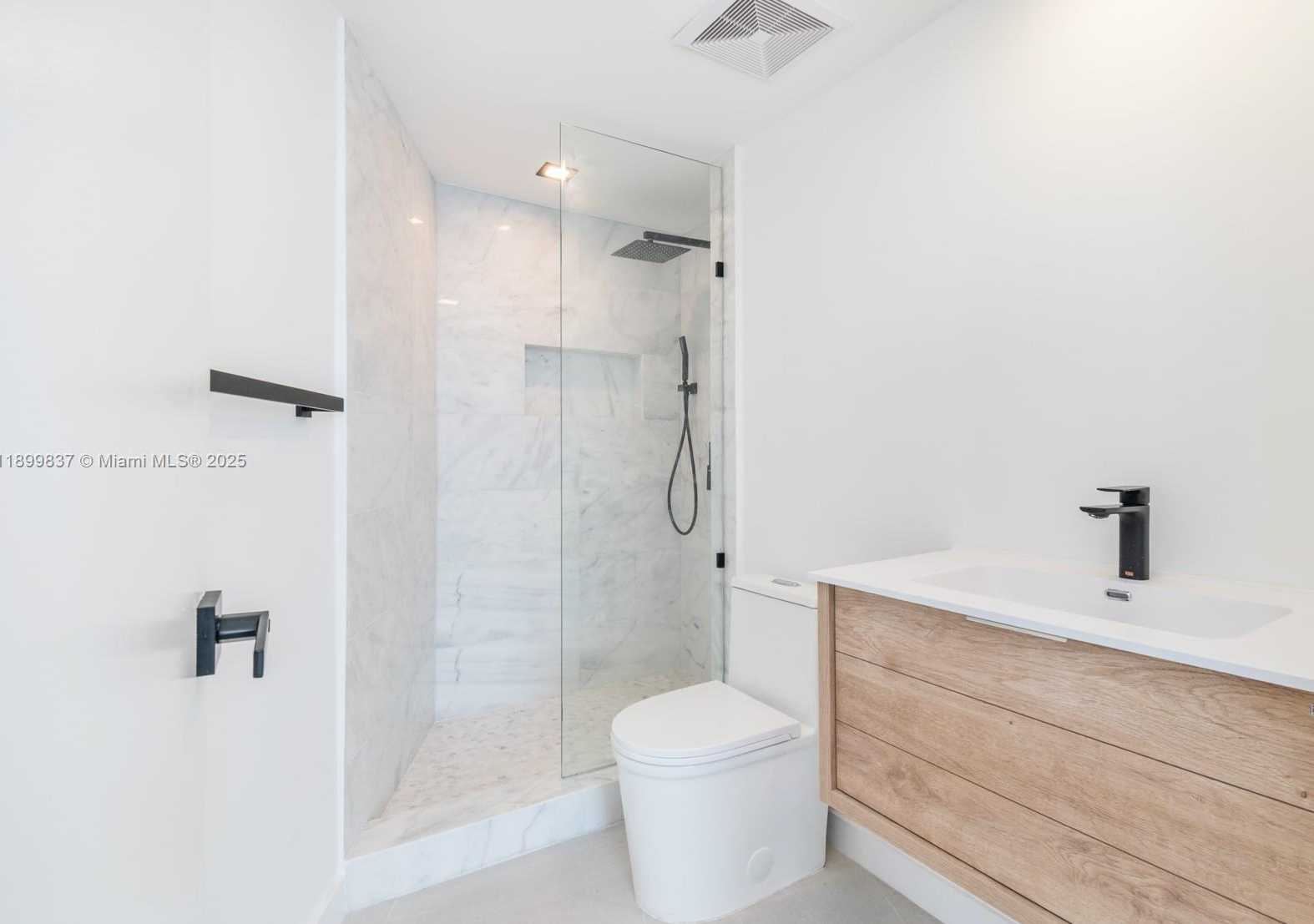 Small Image of 1000 ISLAND BLVD #2511, Aventura Number 14