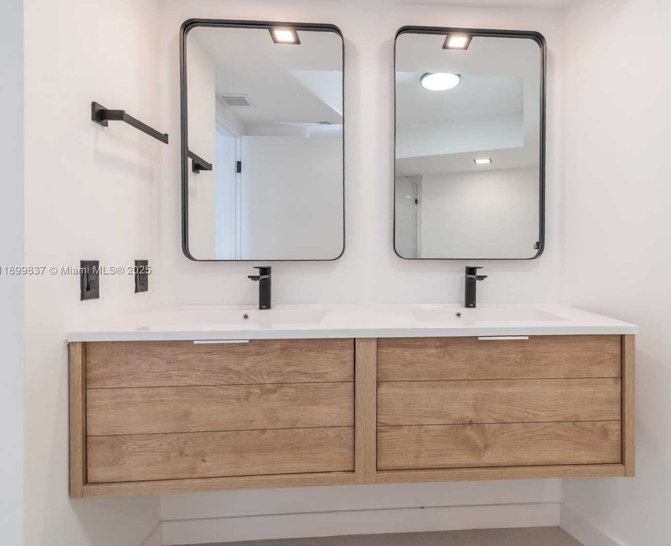 Small Image of 1000 ISLAND BLVD #2511, Aventura Number 17