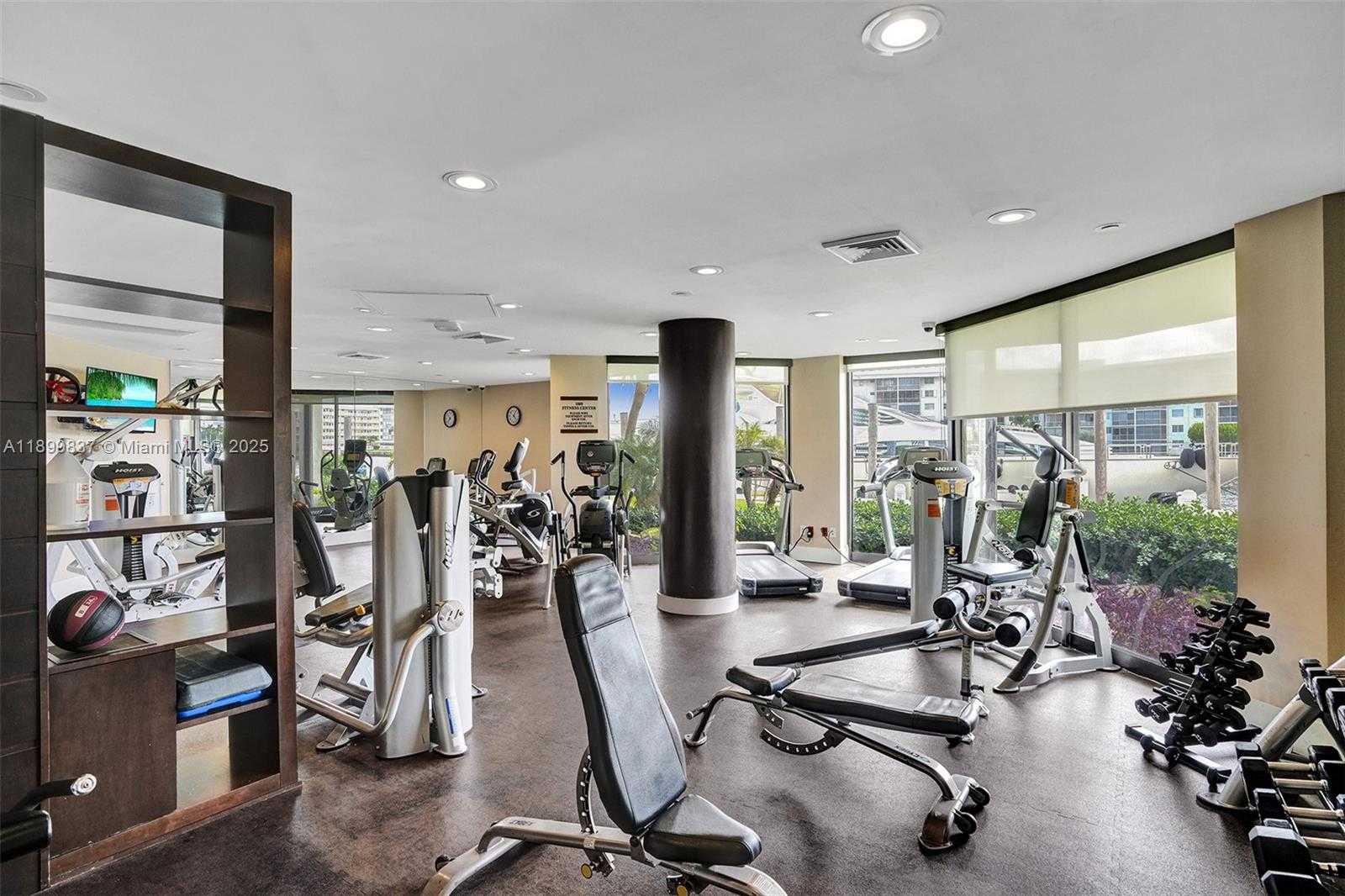 Small Image of 1000 ISLAND BLVD #2511, Aventura Number 34