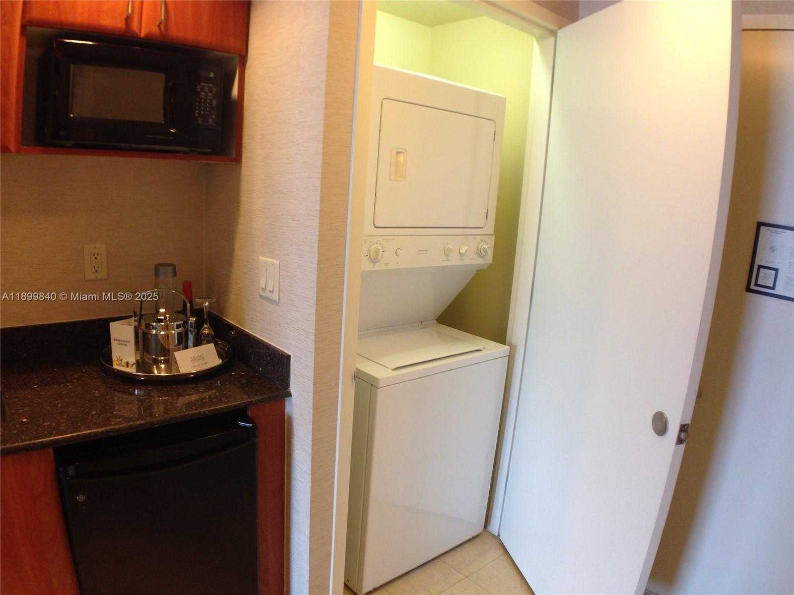 Small Image of 18001 COLLINS AVE #1407, Sunny Isles Beach Number 6