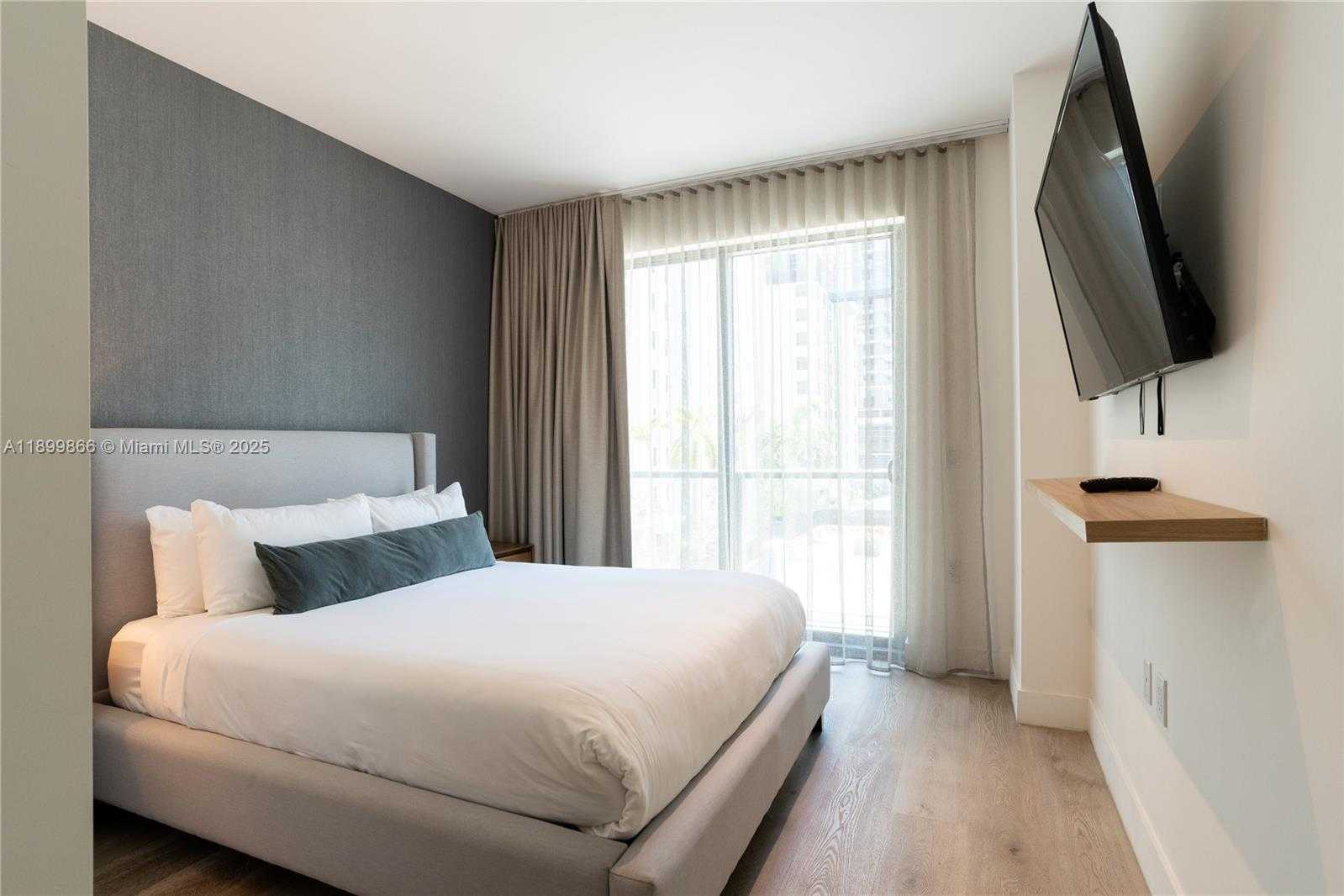 Small Image of 229 SOUTH WEST 9TH #218, Miami Number 16