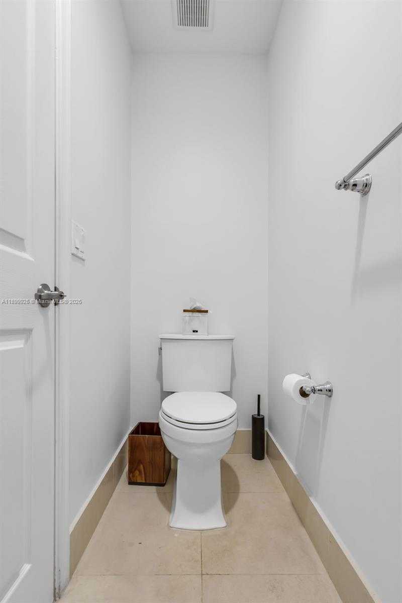 Small Image of 8449 NORTH WEST 51ST TER, Doral Number 27