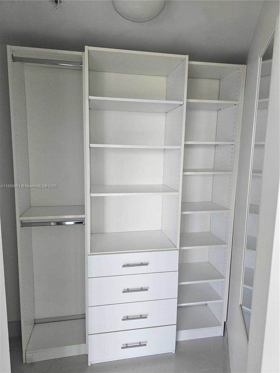 Small Image of 60 SOUTH WEST 13 ST #1900, Miami Number 21