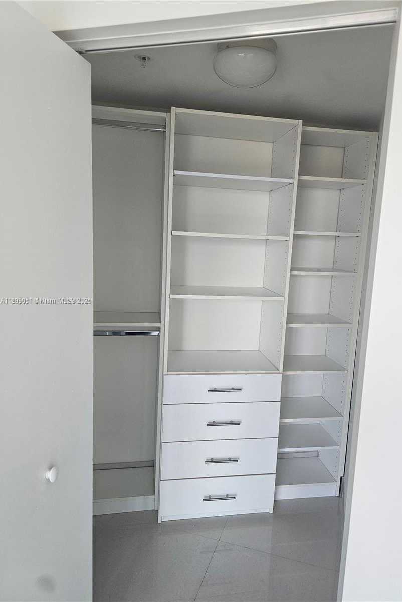 Small Image of 60 SOUTH WEST 13 ST #1900, Miami Number 22