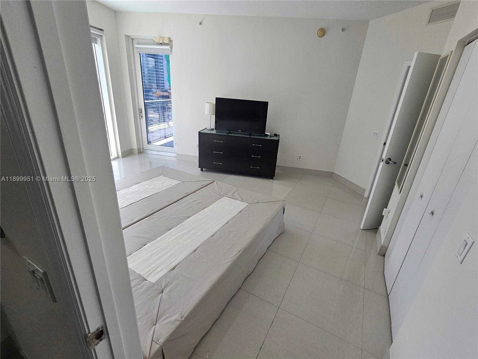 Small Image of 60 SOUTH WEST 13 ST #1900, Miami Number 34