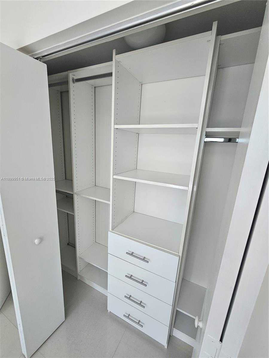 Small Image of 60 SOUTH WEST 13 ST #1900, Miami Number 41