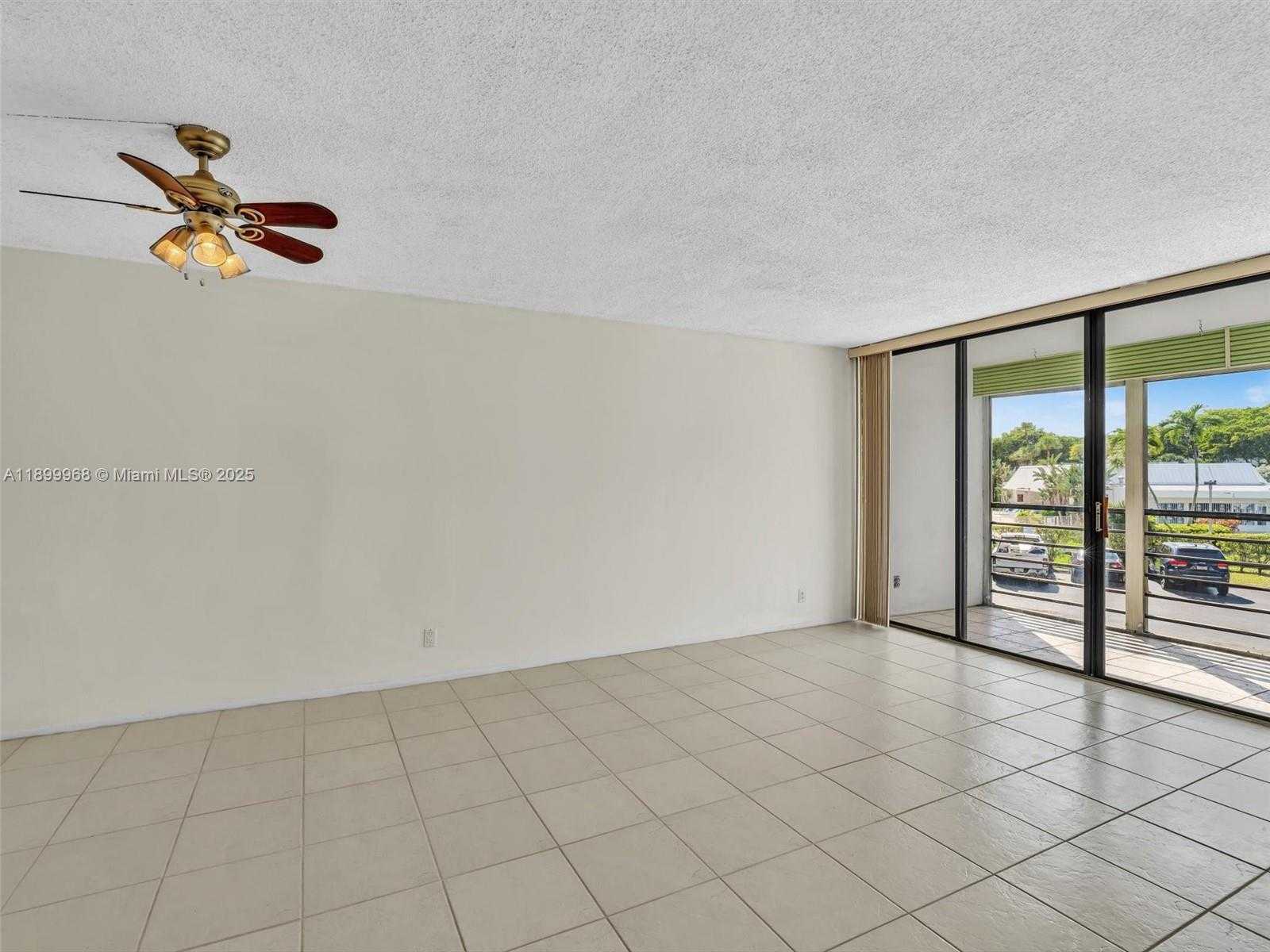 Small Image of 20500 WEST COUNTRY CLUB DR #203, Aventura Number 17