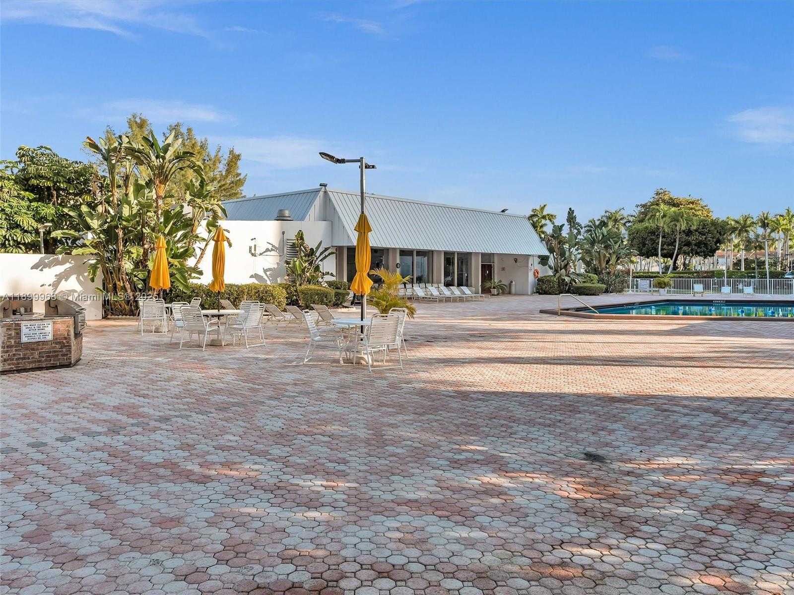 Small Image of 20500 WEST COUNTRY CLUB DR #203, Aventura Number 45