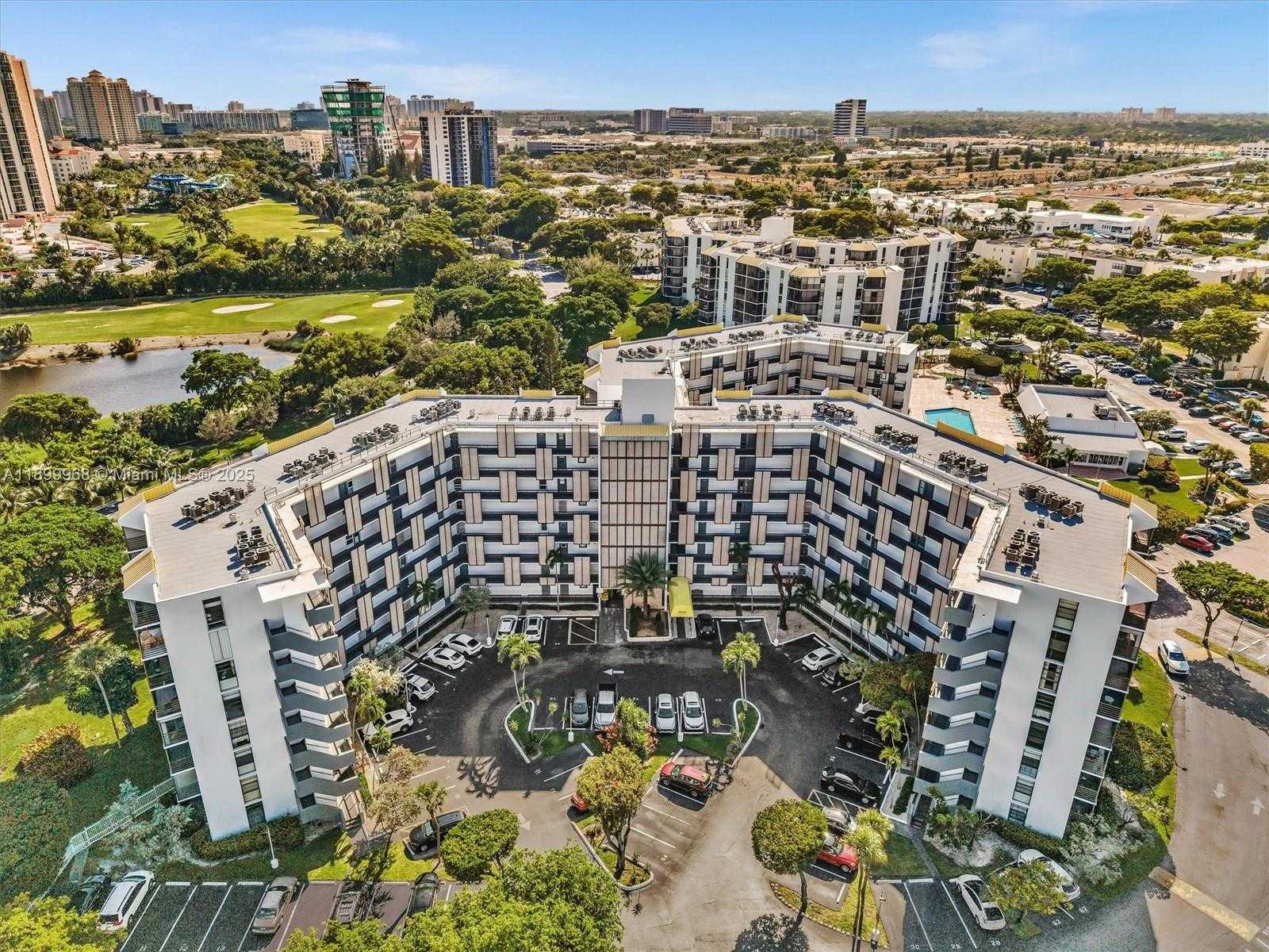 Small Image of 20500 WEST COUNTRY CLUB DR #203, Aventura Number 46