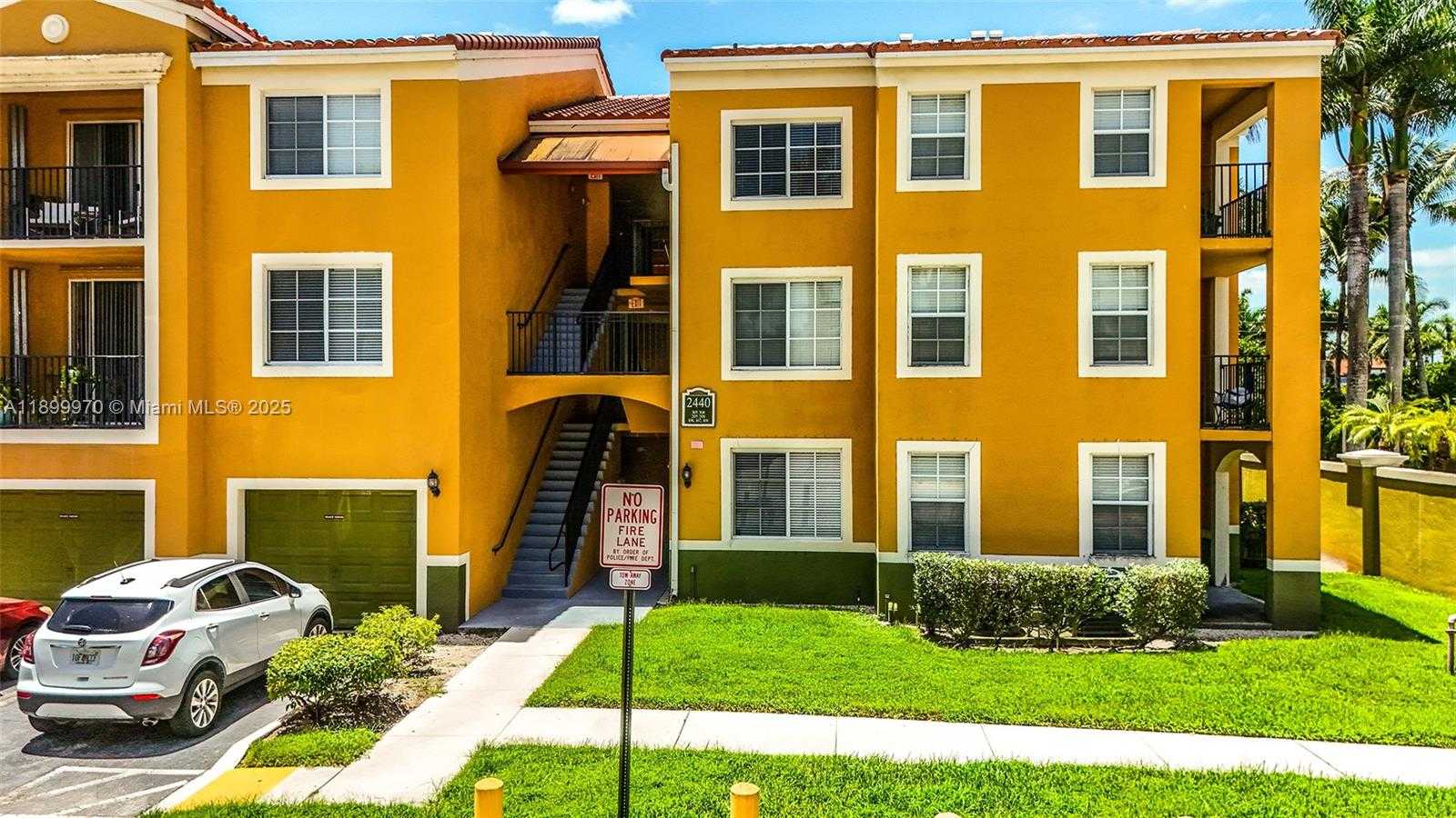 Small Image of 2440 EAST PRESERVE WAY #208, Miramar Number 2