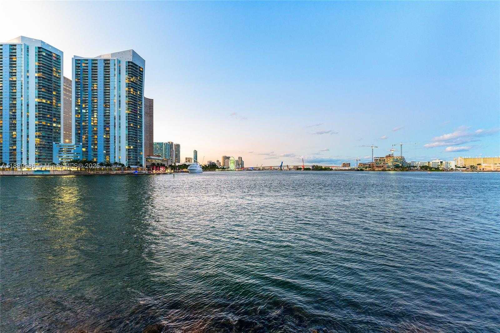 Small Image of 848 BRICKELL KEY DR #204, Miami Number 13