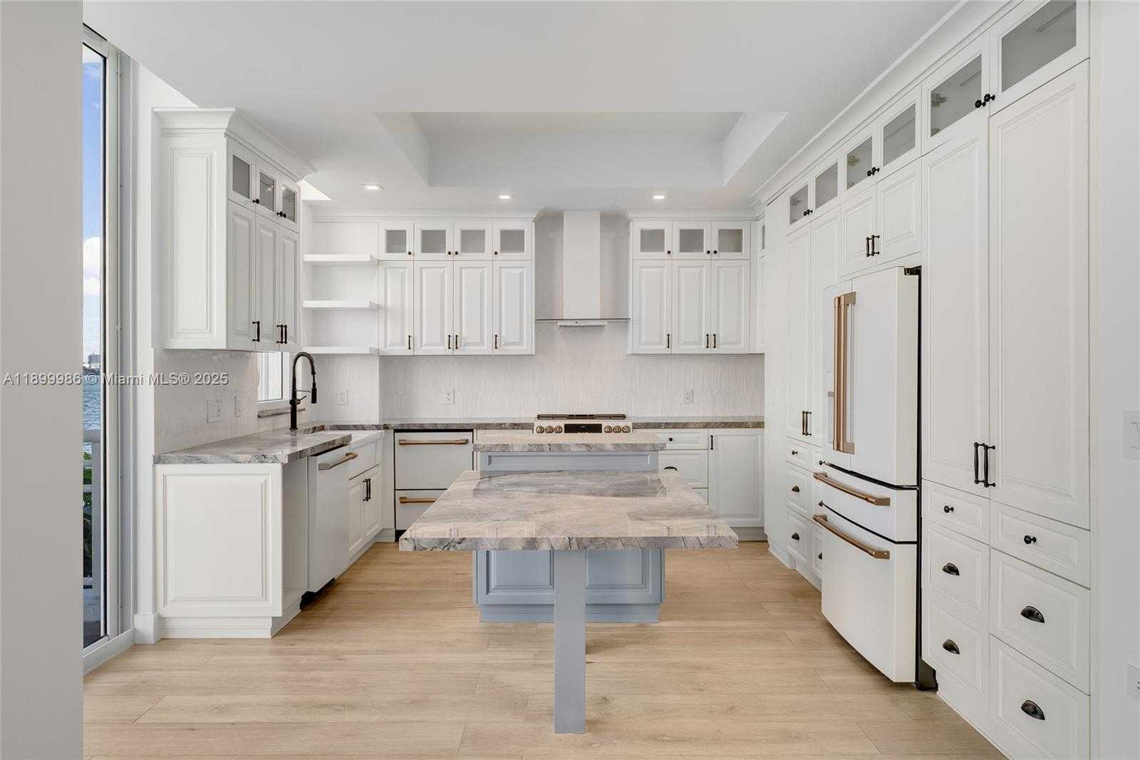 Small Image of 848 BRICKELL KEY DR #204, Miami Number 15