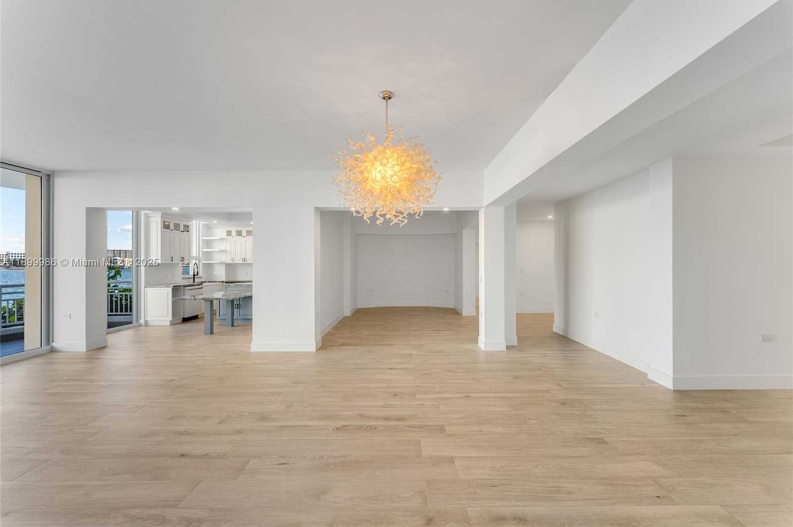 Small Image of 848 BRICKELL KEY DR #204, Miami Number 3