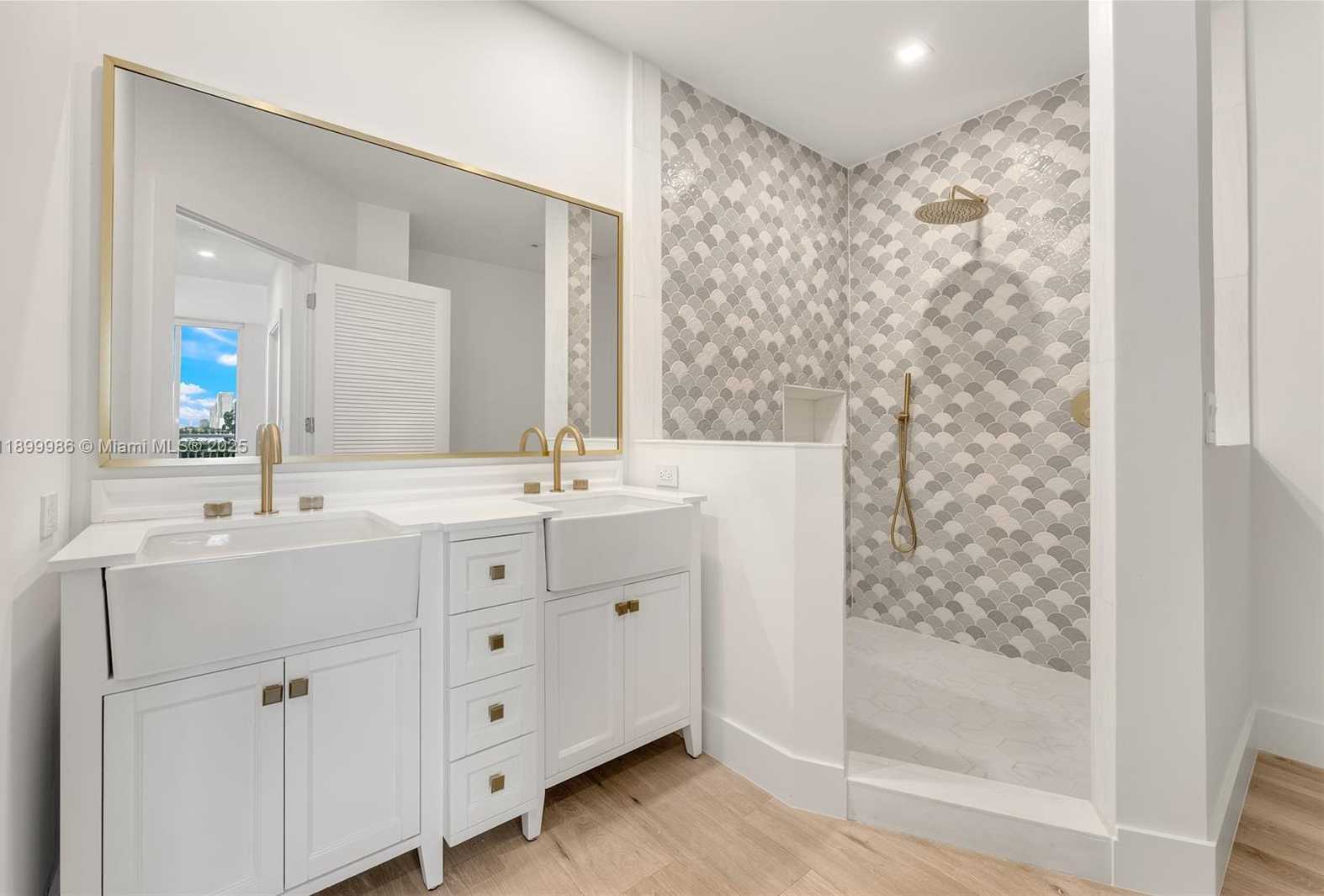 Small Image of 848 BRICKELL KEY DR #204, Miami Number 34