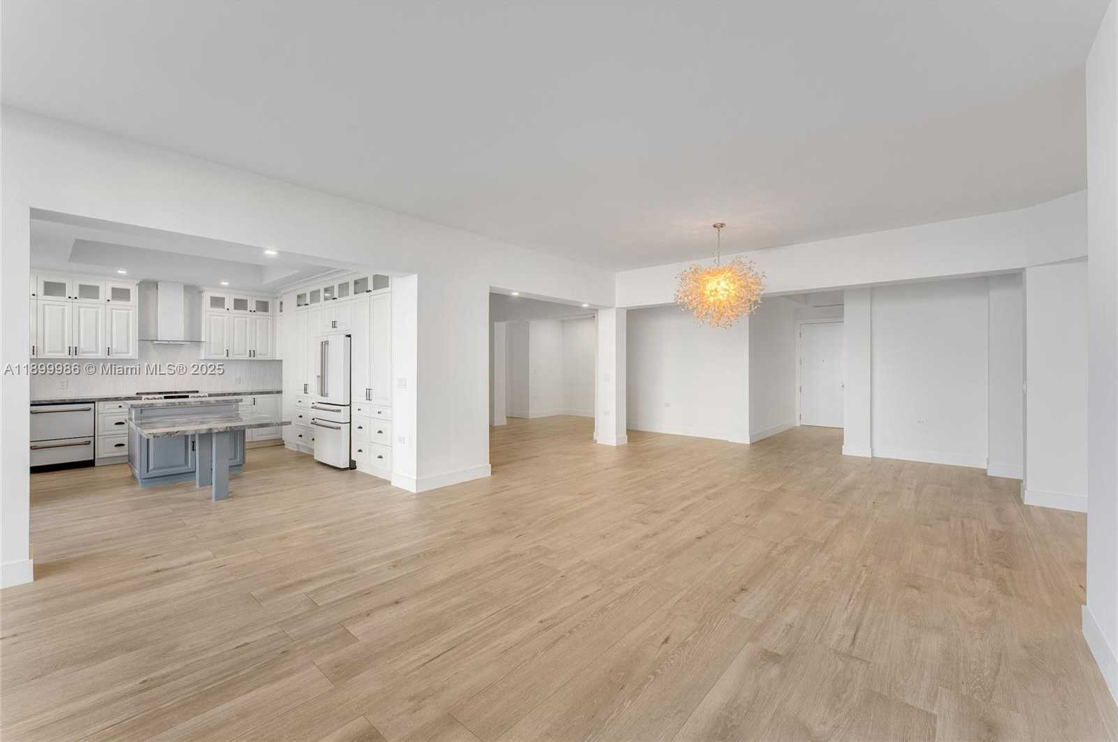 Small Image of 848 BRICKELL KEY DR #204, Miami Number 4