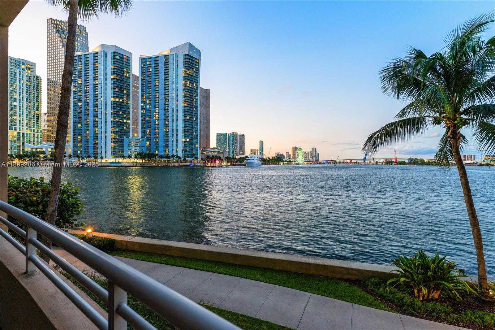 Small Image of 848 BRICKELL KEY DR #204, Miami Number 46