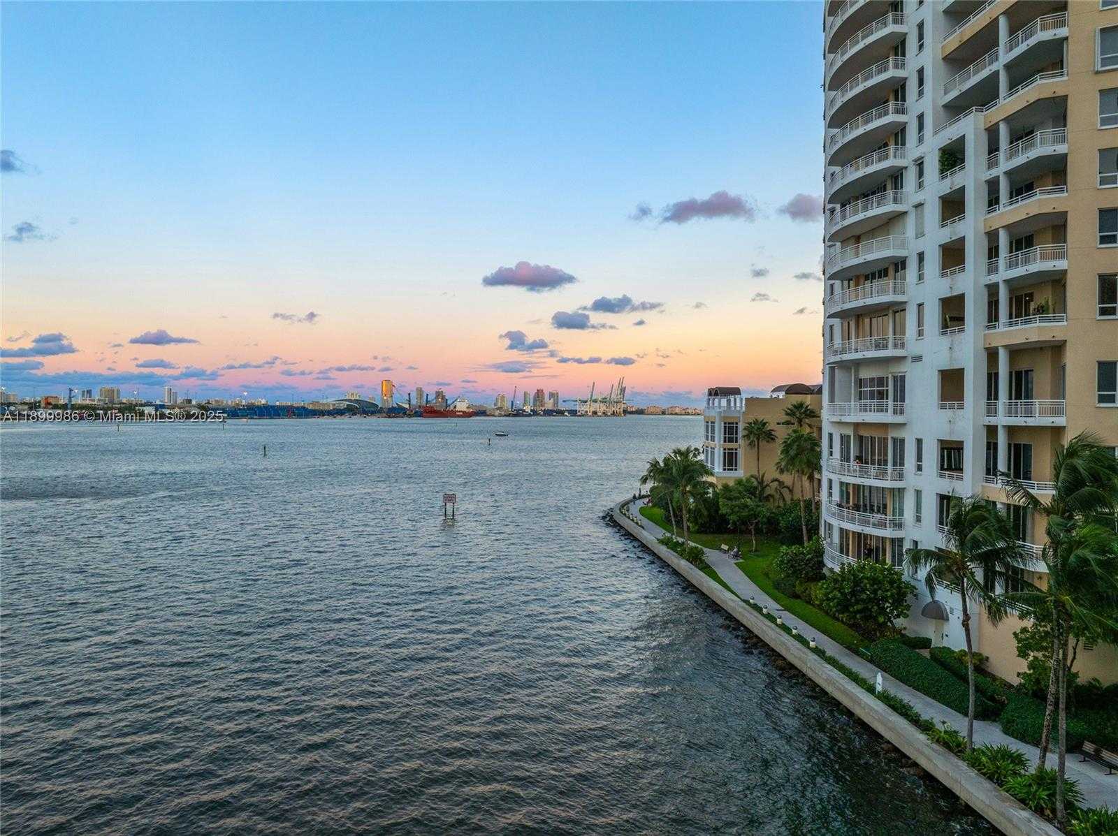 Small Image of 848 BRICKELL KEY DR #204, Miami Number 47