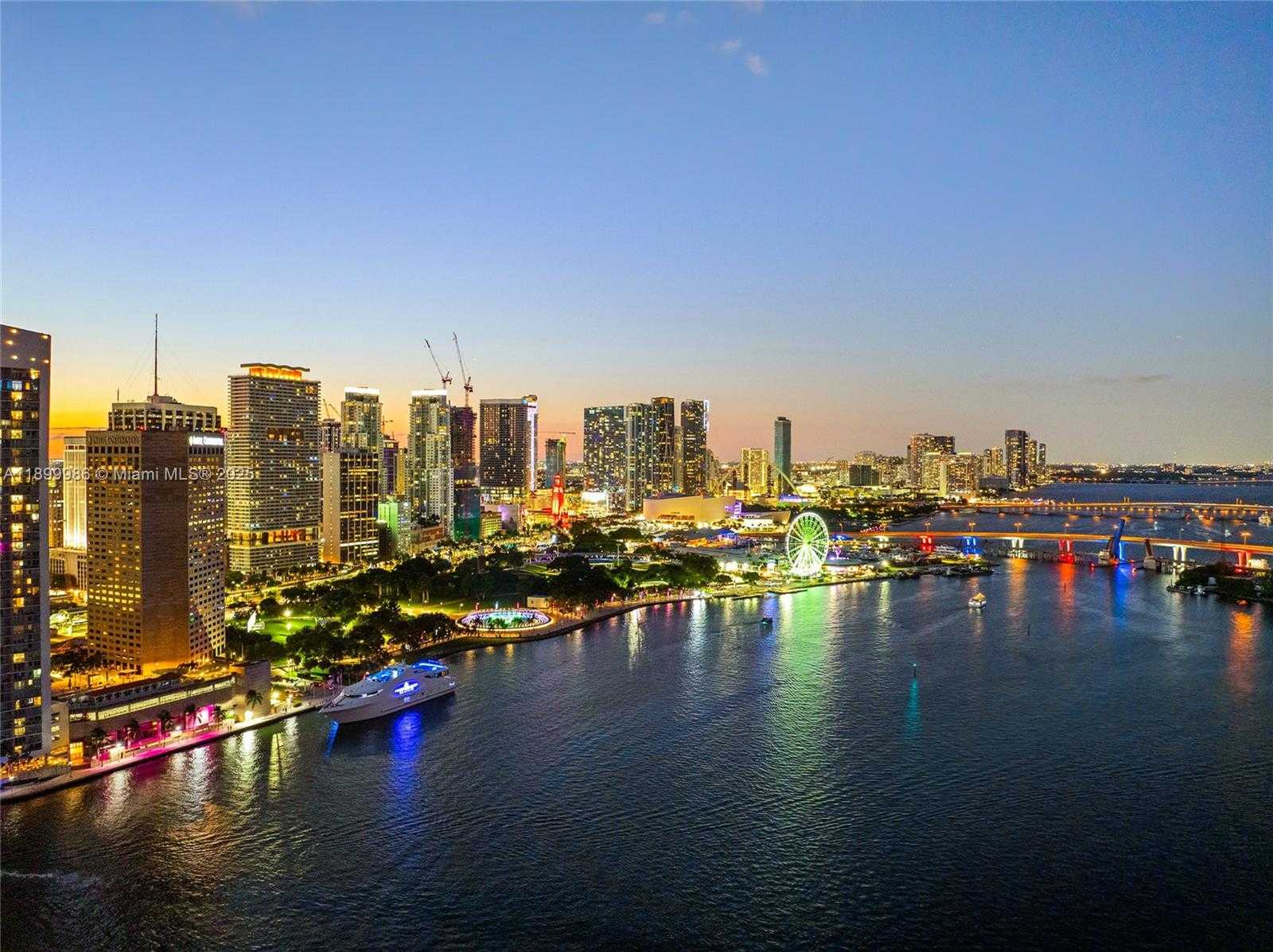 Small Image of 848 BRICKELL KEY DR #204, Miami Number 49