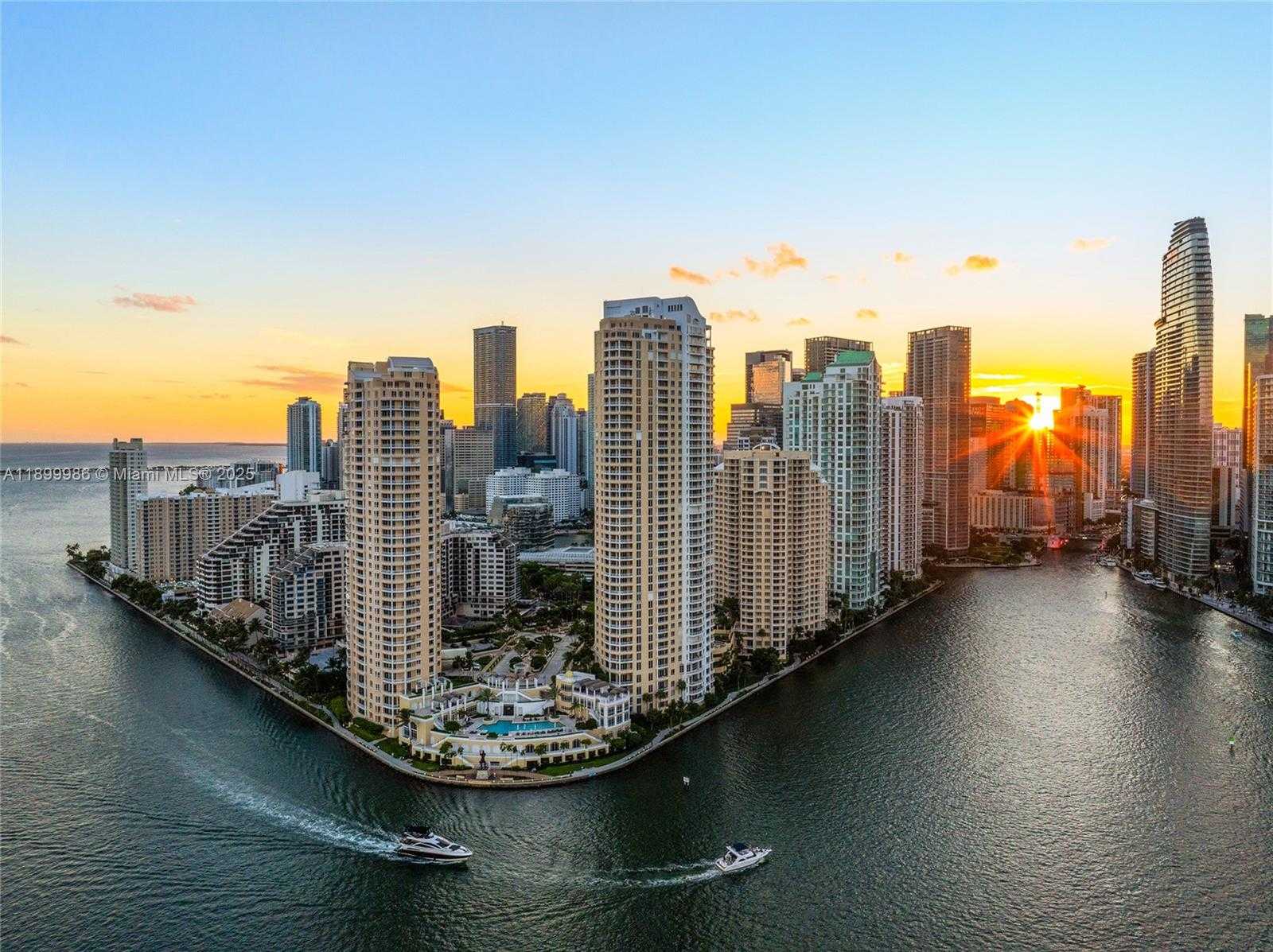Small Image of 848 BRICKELL KEY DR #204, Miami Number 6