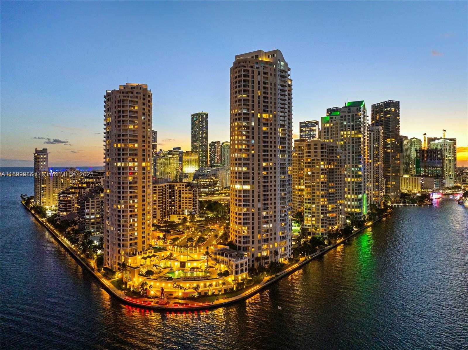Small Image of 848 BRICKELL KEY DR #204, Miami Number 7