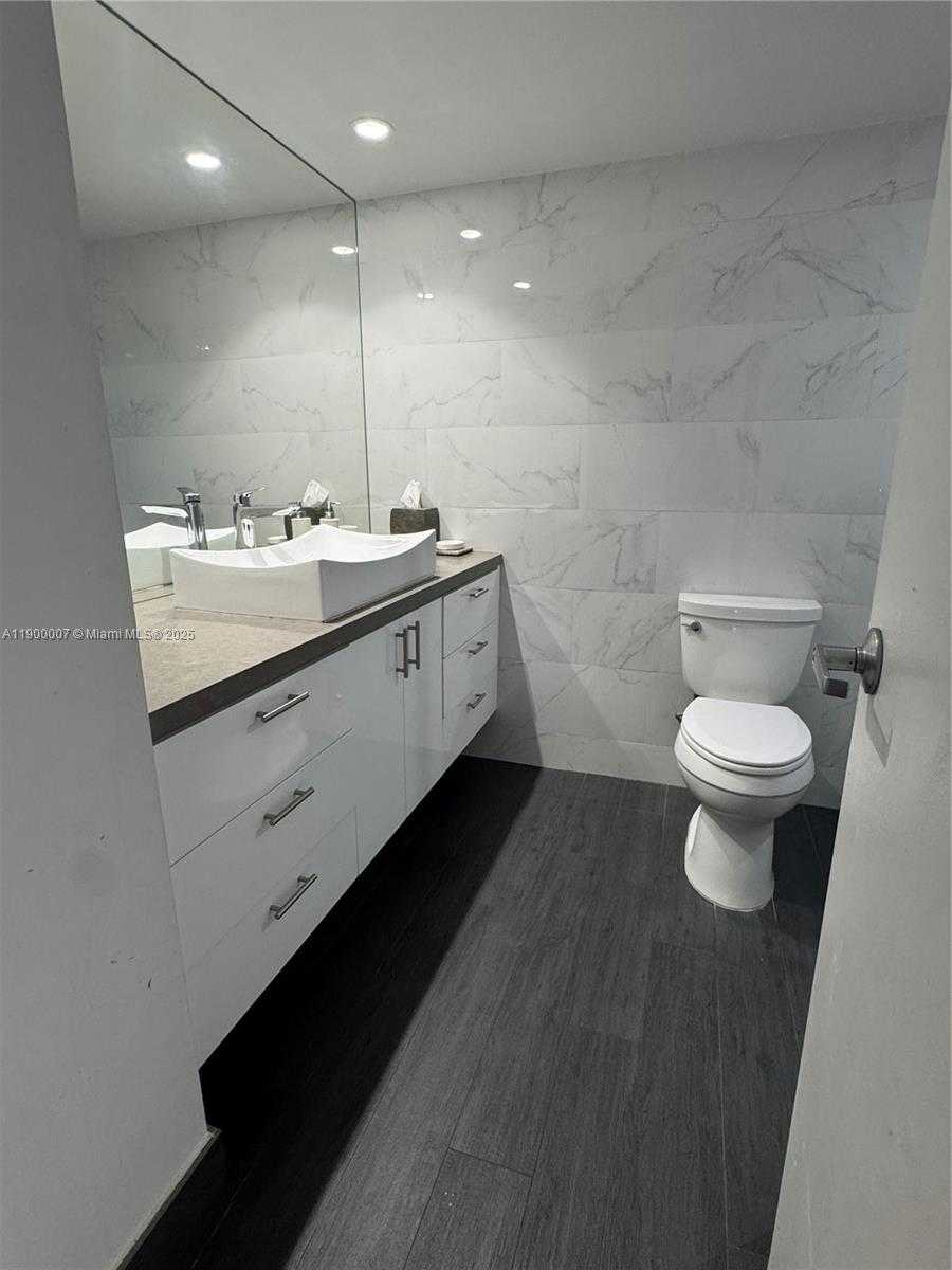 Small Image of Hallandale Beach Number 31