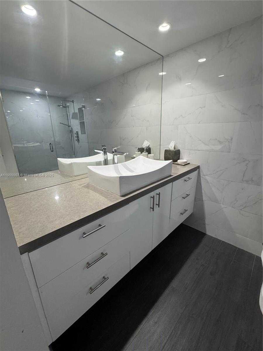 Small Image of Hallandale Beach Number 32