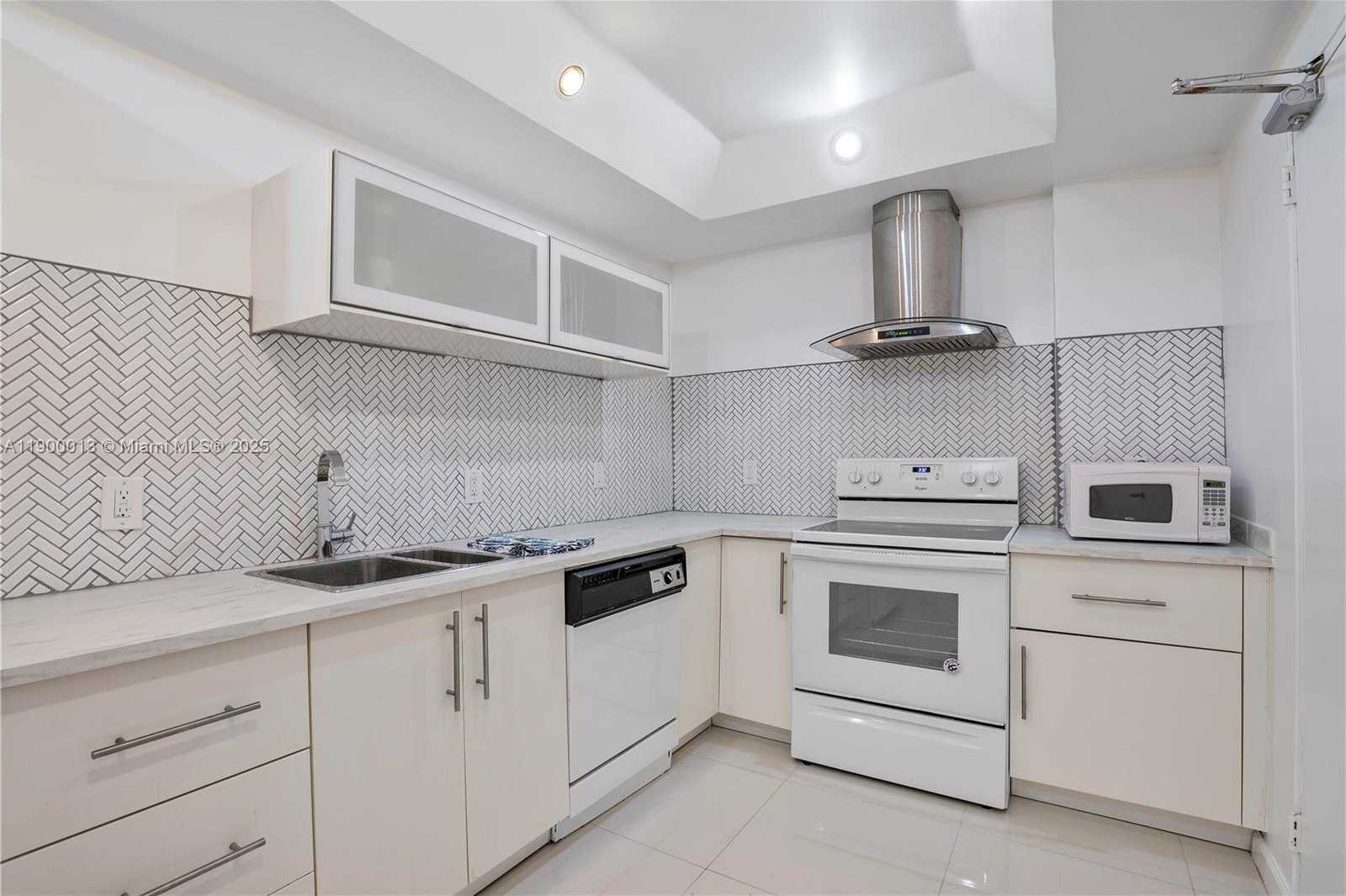 Small Image of 10185 COLLINS AVE #515, Bal Harbour Number 7