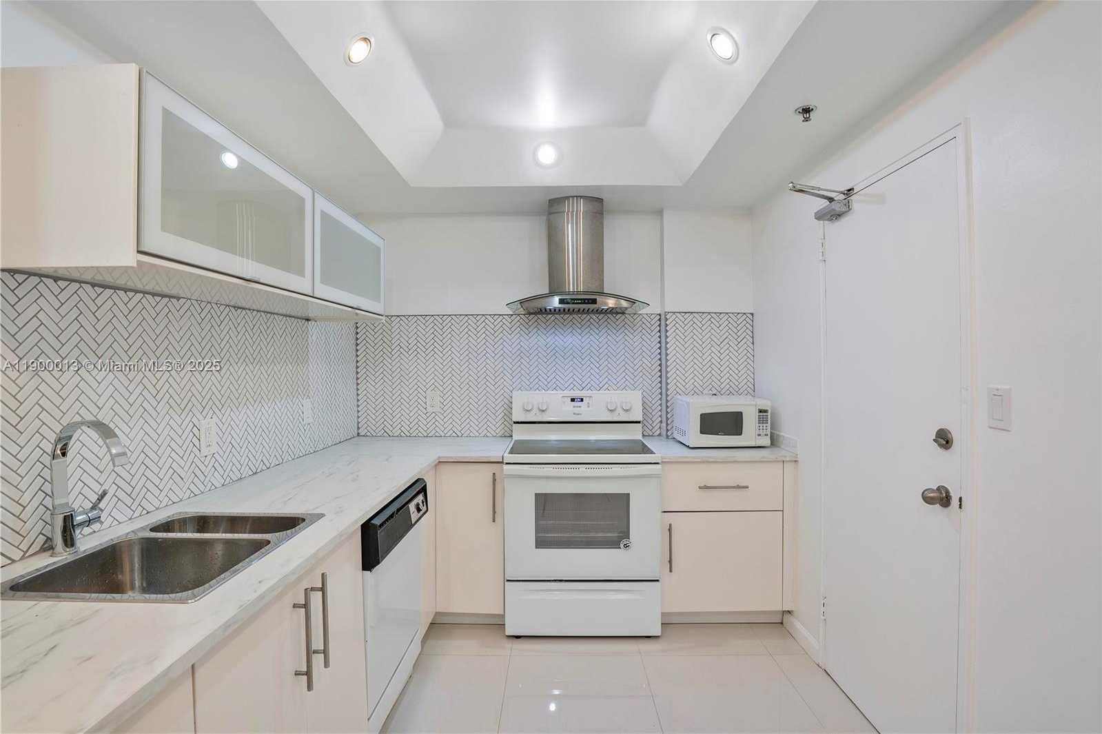 Small Image of 10185 COLLINS AVE #515, Bal Harbour Number 8