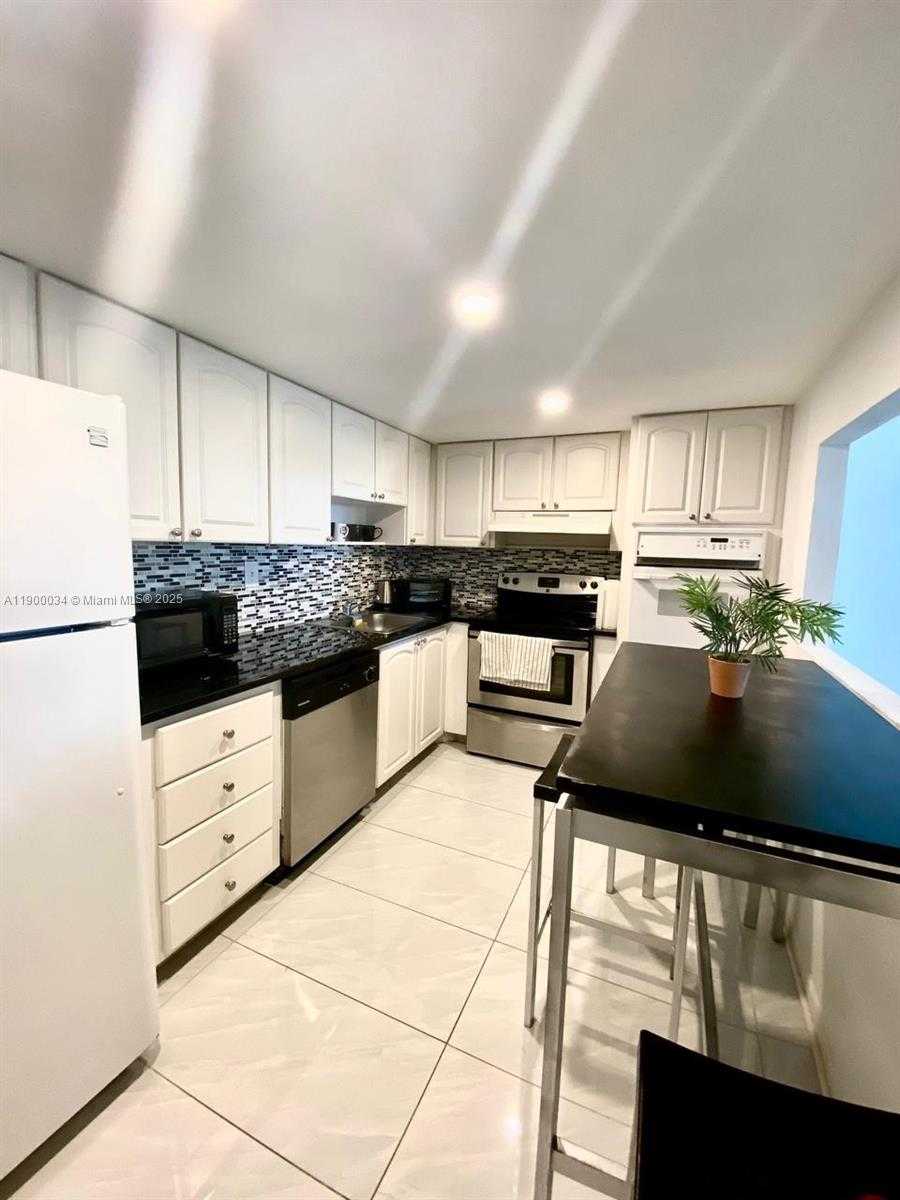Small Image of 19370 COLLINS AVE #415, Sunny Isles Beach Number 15