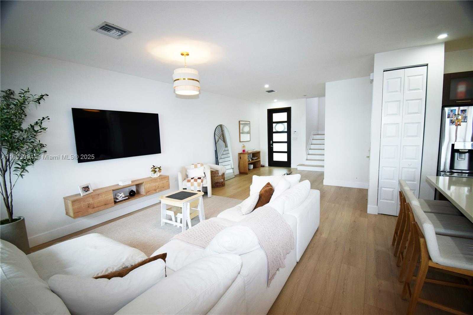 Small Image of 15593 NORTH WEST 91ST CT, Miami Lakes Number 12