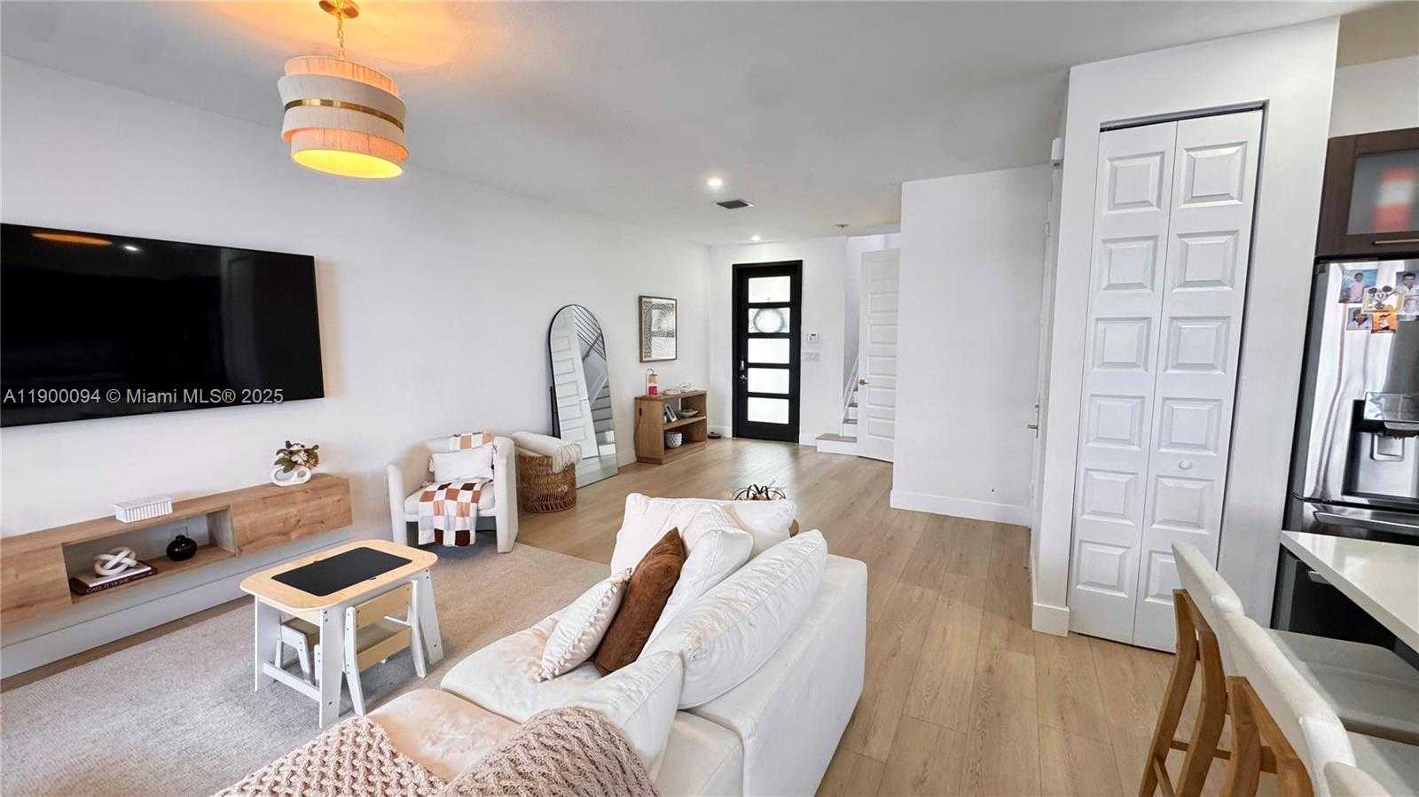 Small Image of 15593 NORTH WEST 91ST CT, Miami Lakes Number 13